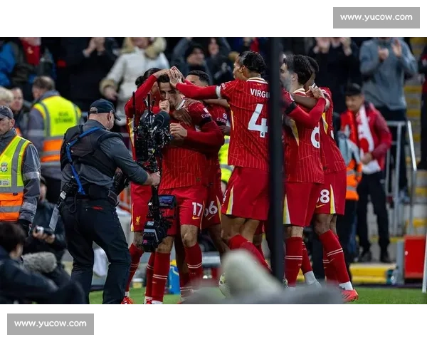 欧冠焦点战激烈对决豪门鏖战绝杀引爆赛场激情球迷彻夜狂欢分析前景 - 副本 (2)